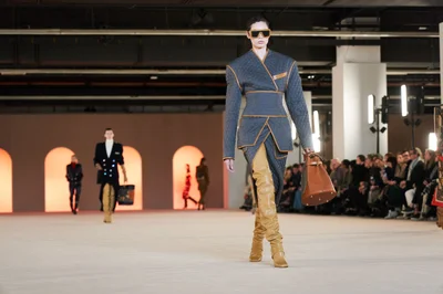Look 10